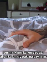 Uyandırmaya Geldiği Üvey Oğlunun Sikini Avuçlayıp Okşadı